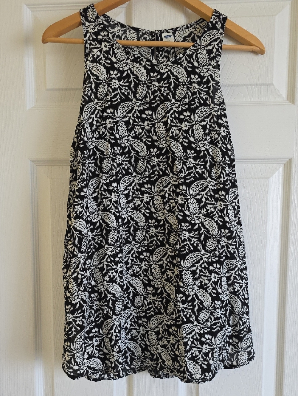 Black & White Floral A-Line Women's Top